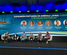 PORTOS DO PARANÁ - Infraestrutura e inovação logística colocam Portos do Paraná entre os melhores das Américas em Lima no Peru