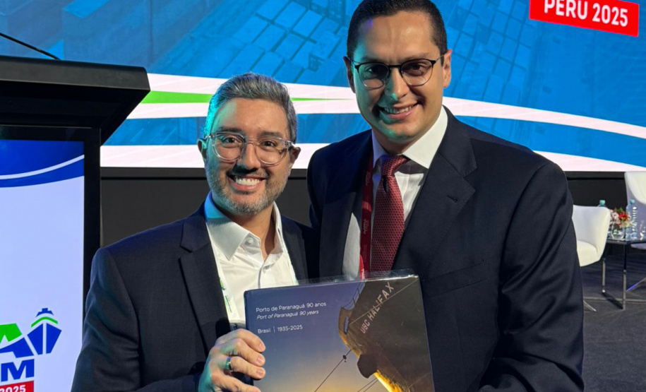 PORTOS DO PARANÁ - Infraestrutura e inovação logística colocam Portos do Paraná entre os melhores das Américas em Lima no Peru
