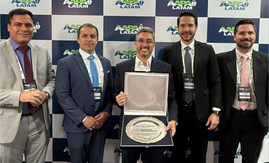 PORTOS DO PARANÁ - Infraestrutura e inovação logística colocam Portos do Paraná entre os melhores das Américas em Lima no Peru