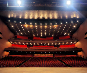 Quatro teatros em um: conheça os auditórios que compõem o complexo do Guaíra