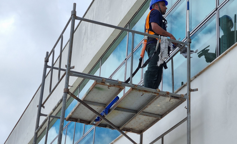 Setor de serviços do Paraná cresceu de 2,5% de janeiro a novembro de 2025, aponta IBGE