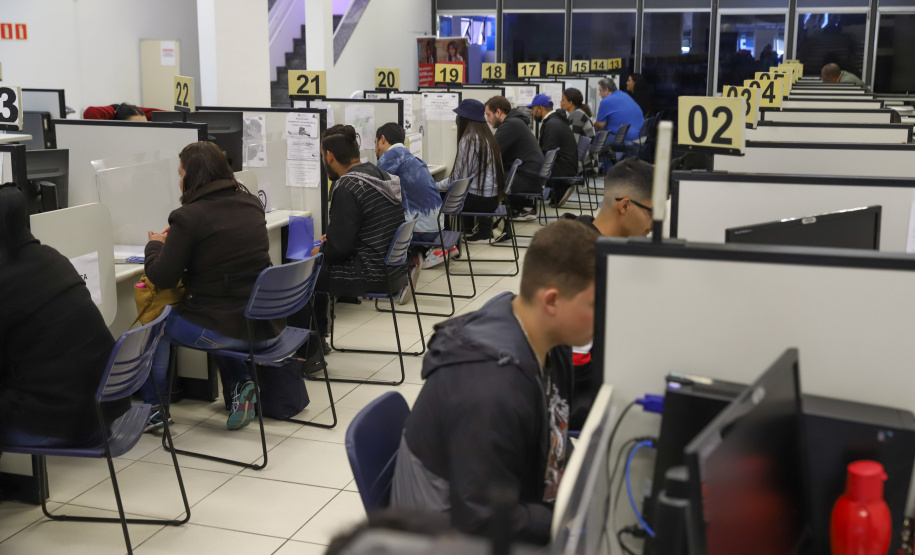 SETR - Paraná lidera ranking nacional de colocações via Agência do Trabalhador em 2025 e responde por mais de 28% das contratações no país