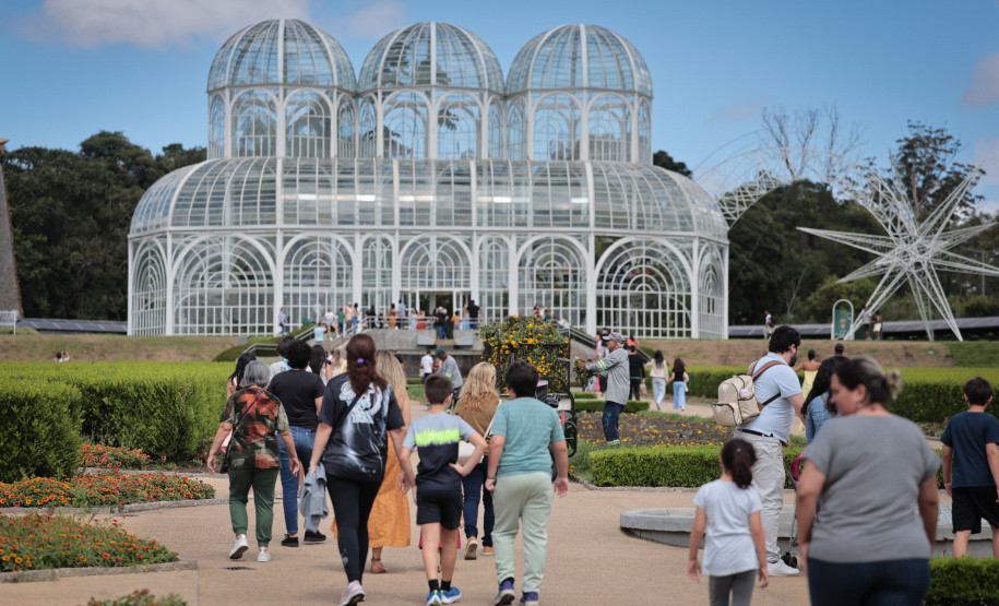 Com recorde de visitantes, Paraná acumula alta de 5,5% no turismo em 2025