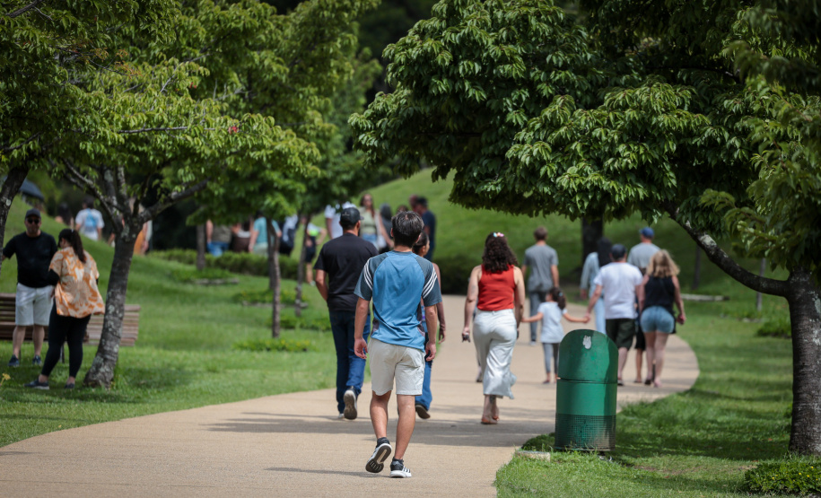 Com recorde de visitantes, Paraná acumula alta de 5,5% no turismo em 2025