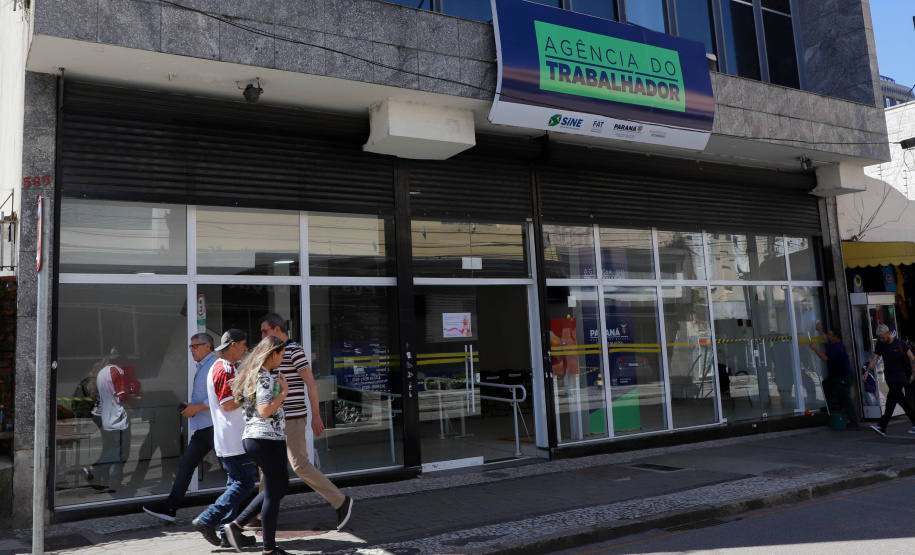 SETR - Paraná lidera ranking nacional de colocações via Agência do Trabalhador em 2025 e responde por mais de 28% das contratações no país