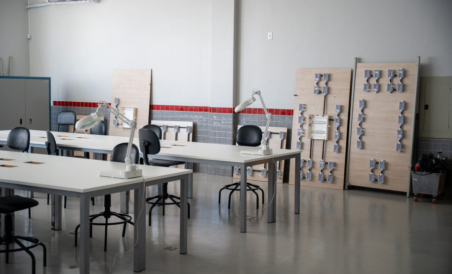 ESCOLA DE MEDIANEIRA