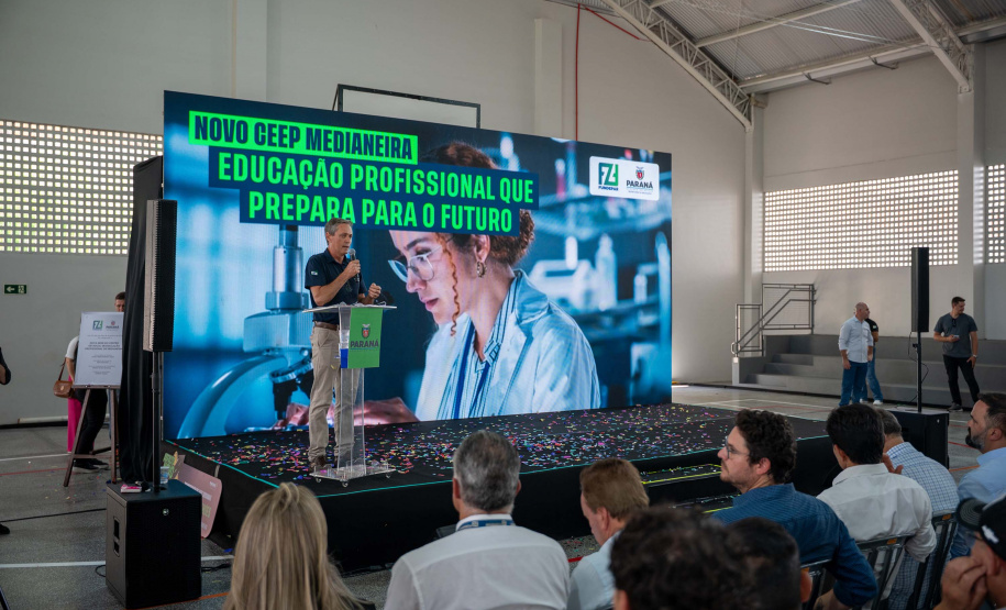 ESCOLA DE MEDIANEIRA