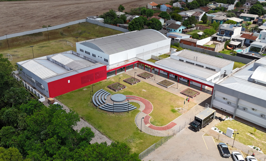 ESCOLA DE MEDIANEIRA