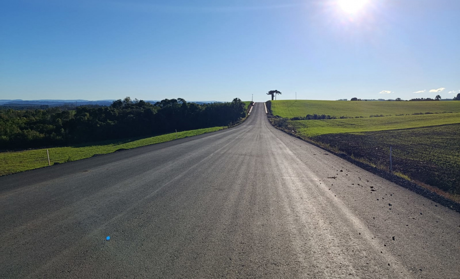 Pavimentação da PR-990 em Rebouças