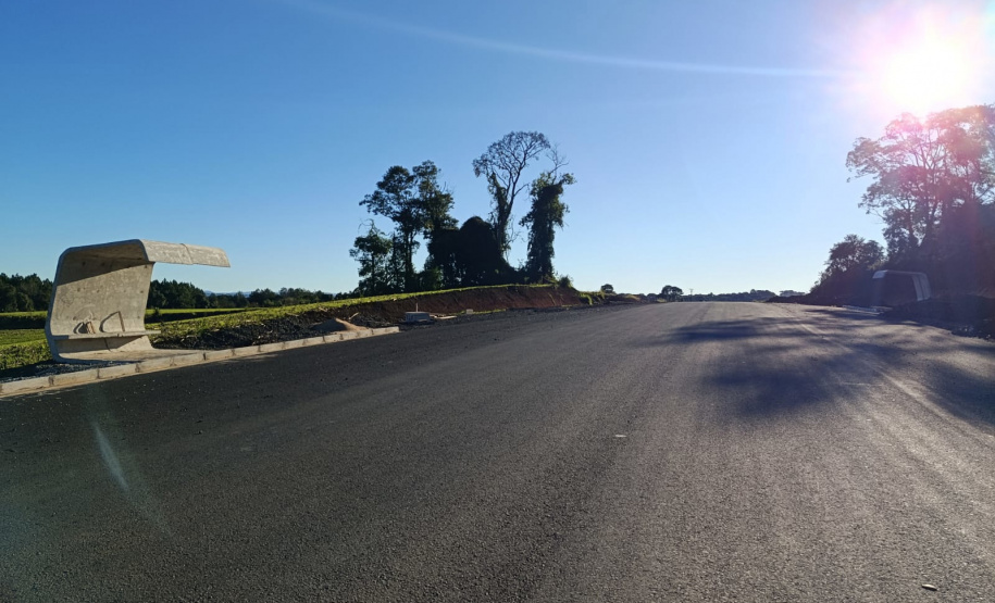 Pavimentação da PR-990 em Rebouças