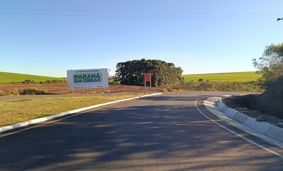 Pavimentação da PR-990 em Rebouças